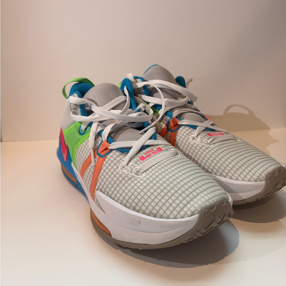 Nike Men's Multicolor Athletic Shoes